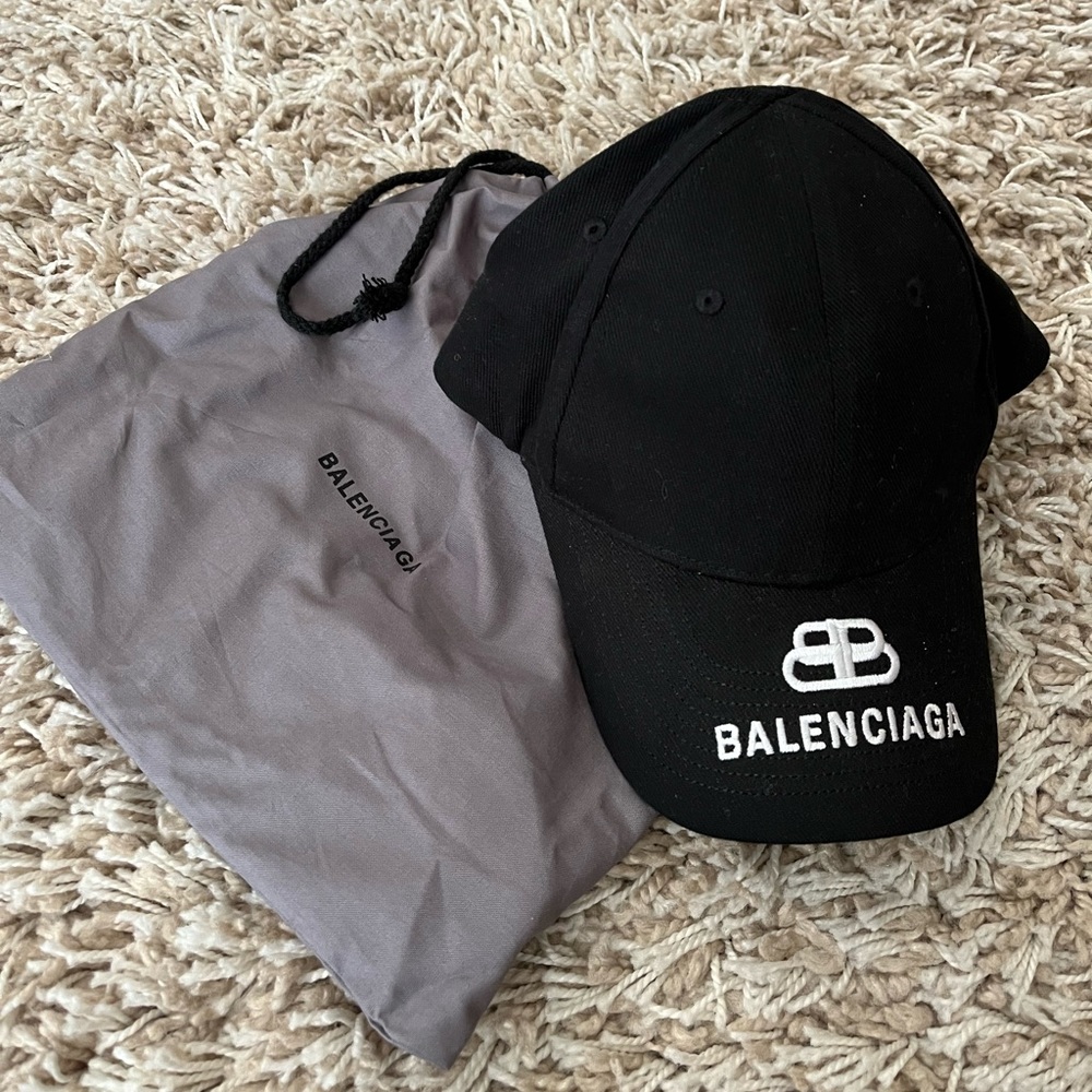 Women’s black balenciaga cap